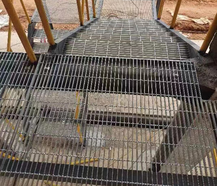格栅板钢楼梯